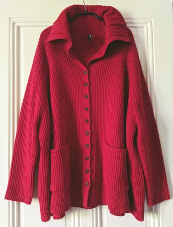 RUNDHOLZ : Cardigan rouge profond 100% laine vierge TU