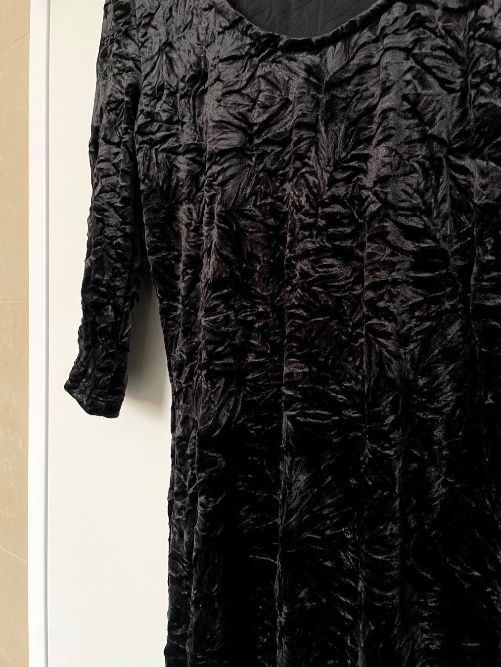 Kleider: Schwarzes Eutikleid Samt (S) – Gebraucht aus Triesen von antonellaaa_ 2