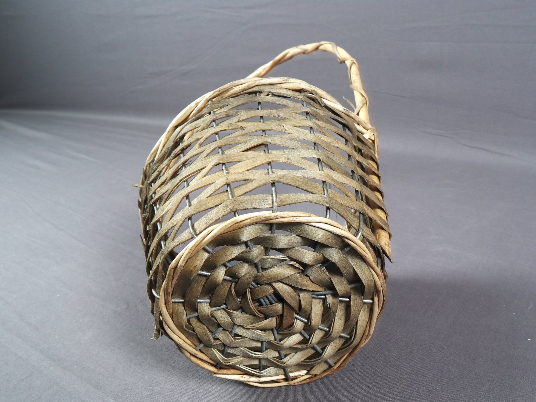 Toutes les décorations: BLUMENKORB – D'occasion à Steinen par Restwert_Steinen 3