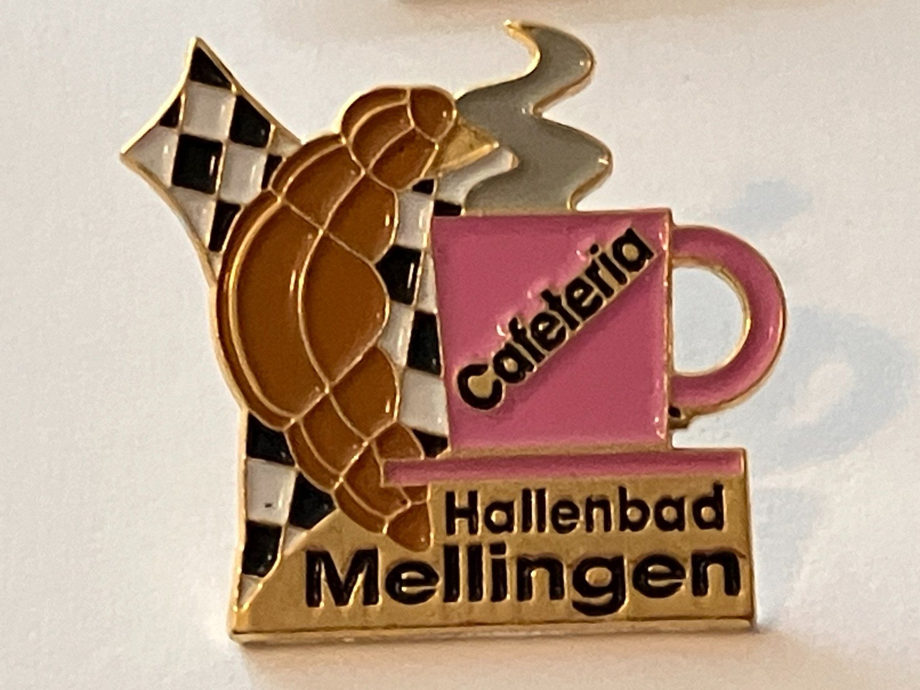 Placchette & Badge: 1 Pin Cafeteria Hallenbad Mellingen – Usato da Basel venduto da djwwpp