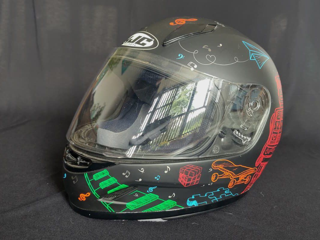 HJC Caschi & visiere: Kinder-Motorradhelm HJC – Usato da Buch am Irchel venduto da 4lmnts 1
