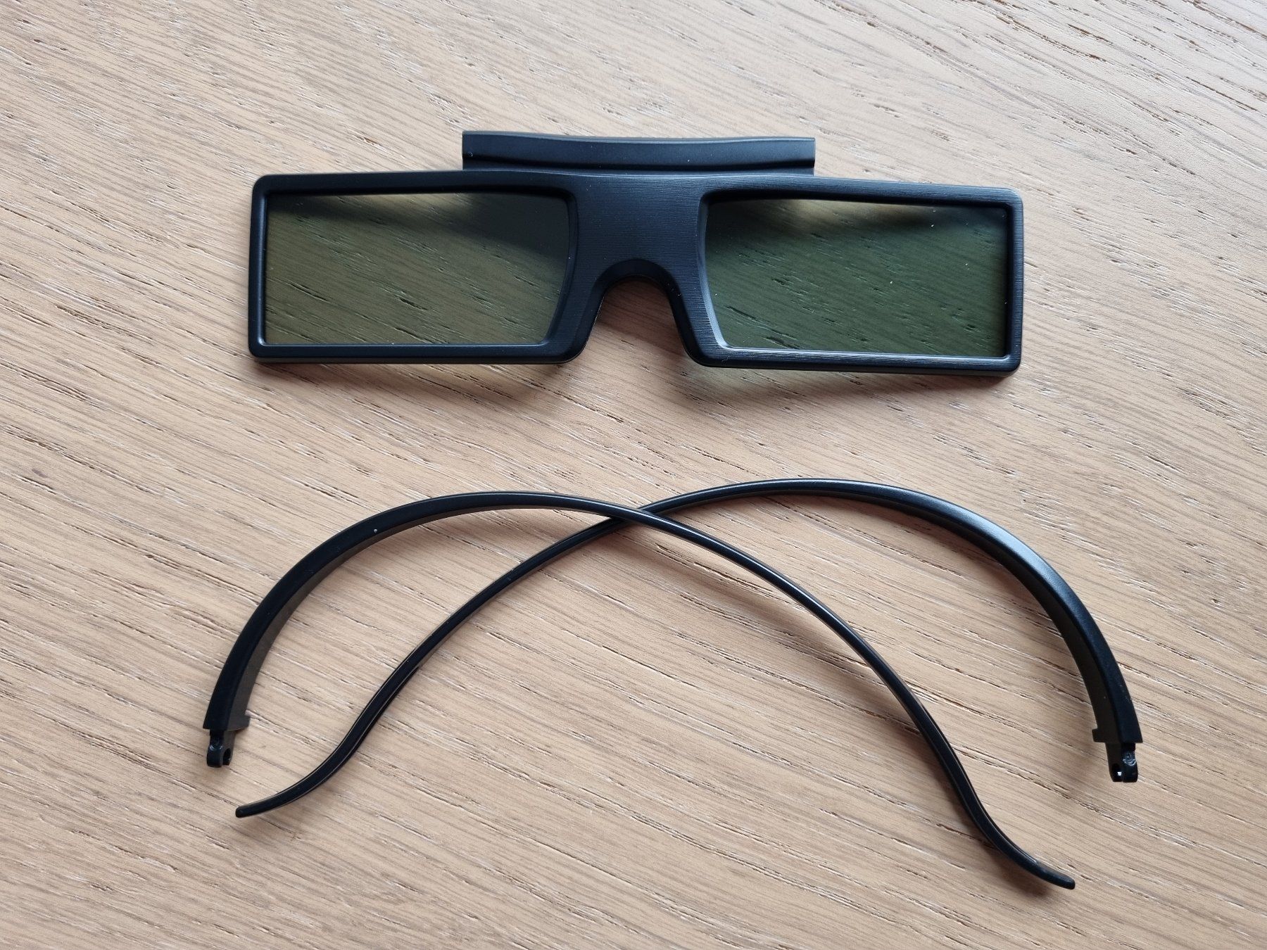 Samsung Home Cinema: Samsung SSG-4100GB/XC 3D Active Shutter Glasses, 2x – Nuovo (secondo la descrizione) da Schliern b. Köniz venduto da hirondelle276