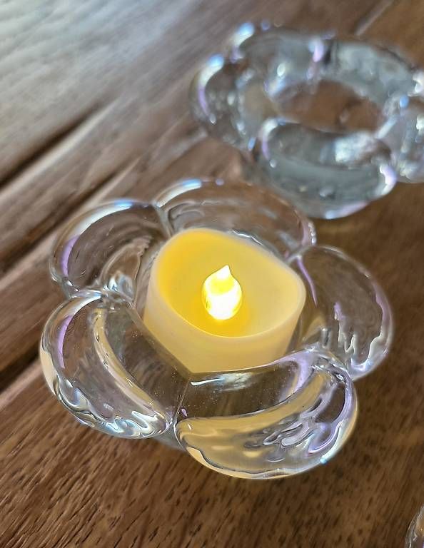 Glasi Hergiswil Portacandele: 4 Stk. Teelichter "BLUME" Glasi Hergiswil – Nuovo (secondo la descrizione) da Bern venduto da Ssra