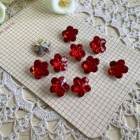10 Knopfe Perlen rot rouge Blumen fleurs boutons perles