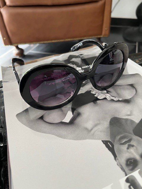 Occhiali & Lenti: Lunettes de soleil – Usato da Hauterive NE venduto da sofia66 2