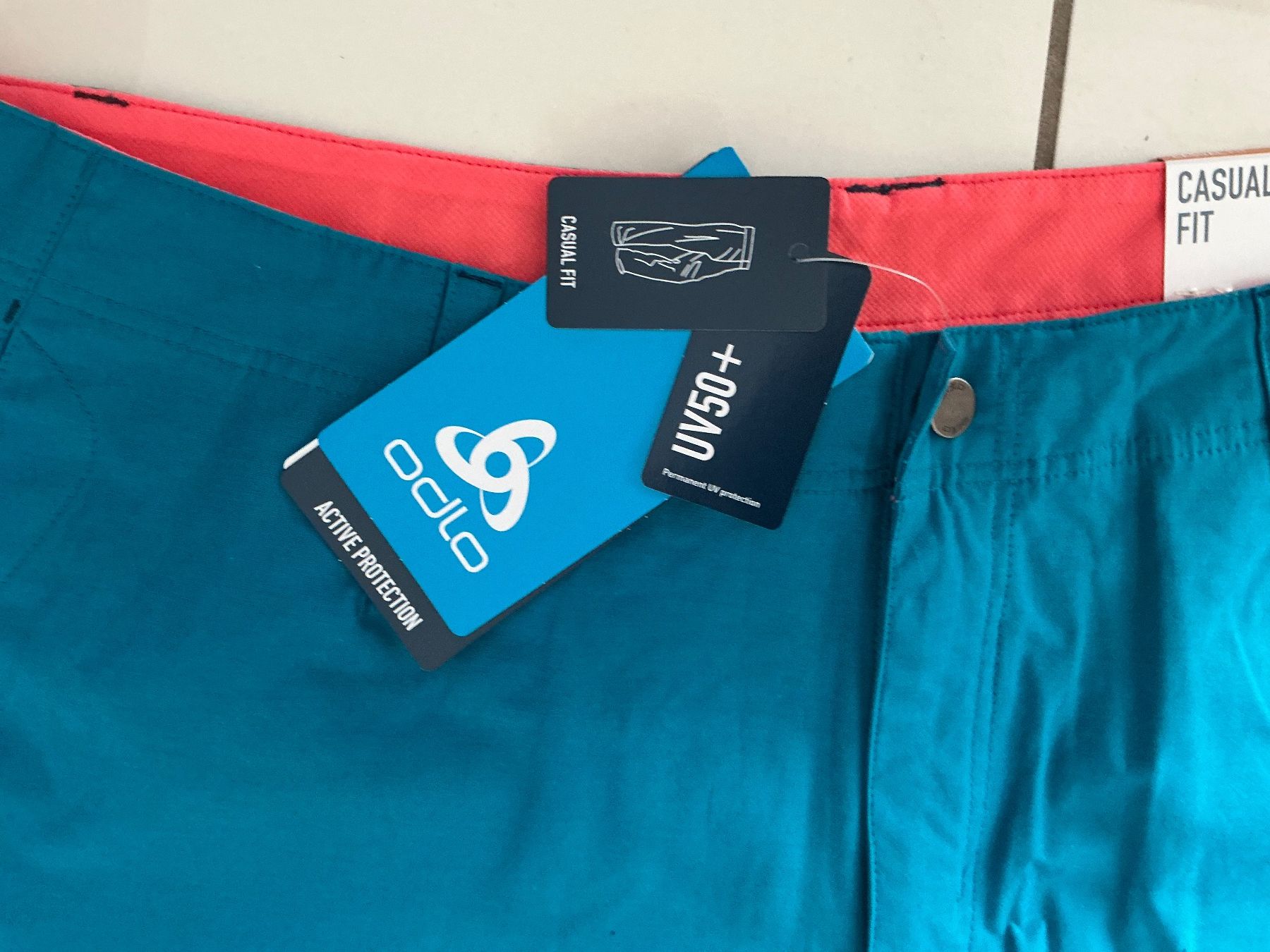 Odlo Pantaloni: Neue Odlo Shorts Gr.44 – Nuovo e nell'imballaggio originale da Biel-Benken BL venduto da Sahra1 1