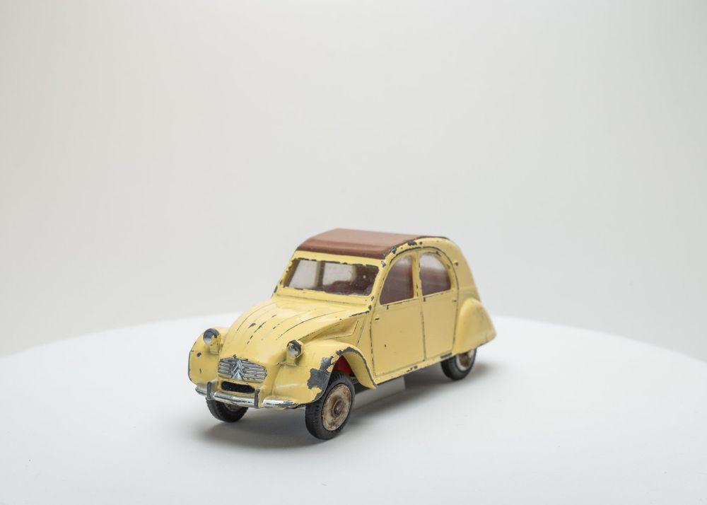 Dinky Toys 560 fourgonnette postale 2 CV Citroën Meccano