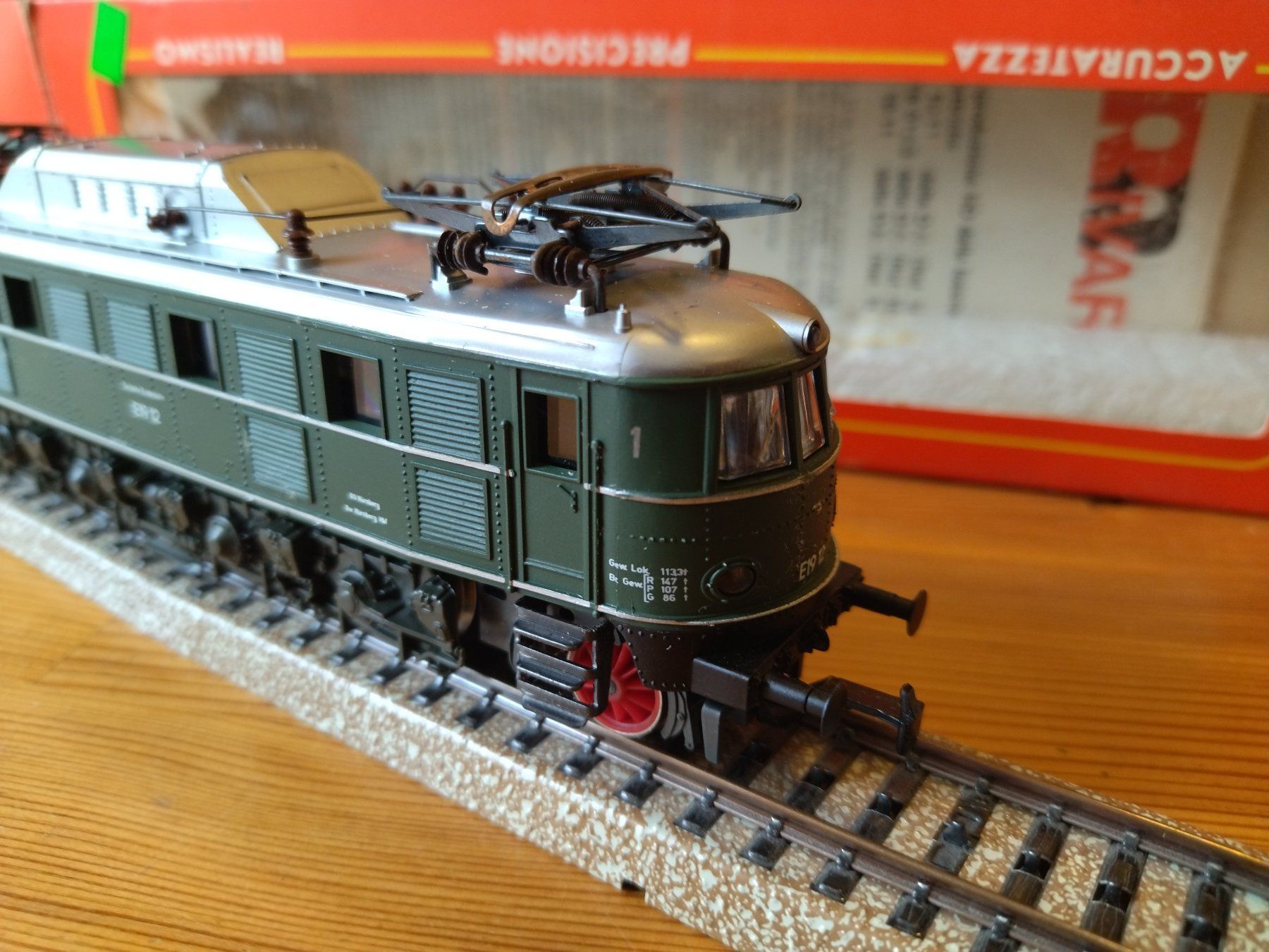 Rivarossi Modellini di ferrovie: Rivarossi Lok E 19-12 (513) – Usato da Basel venduto da BeanieUp 3
