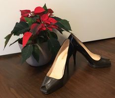 PRADA Peep Toe Stiletto lackleder 38.5