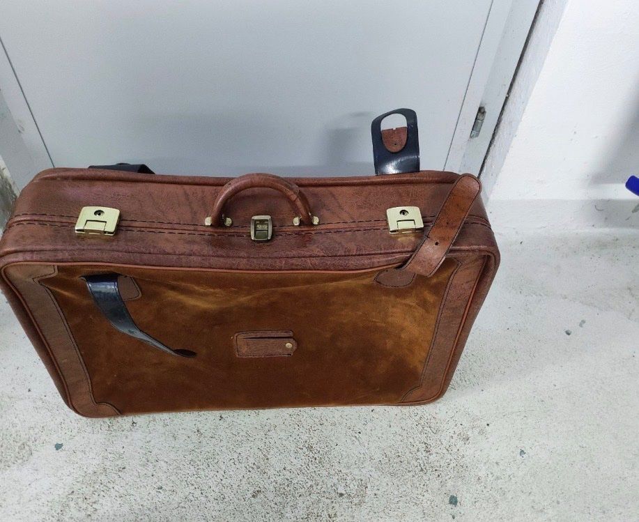 Reisekoffer: Alter Koffer zu verkaufen – Gebraucht aus Zürich von Affari.zh 3