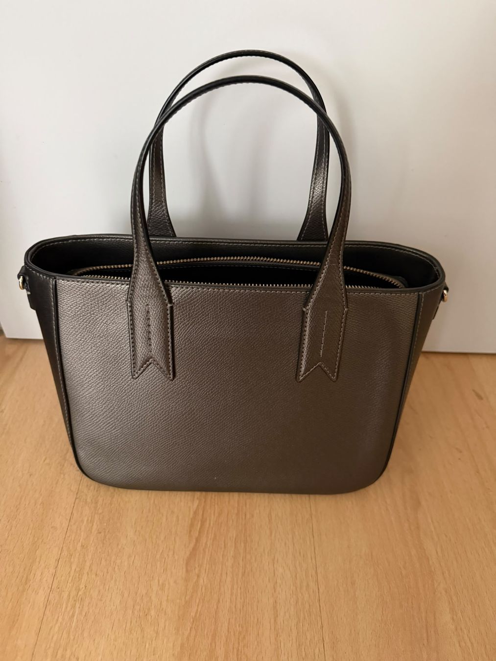 Taschen für Damen: Damen Handtasche metallic armani – Neu (gemäss Beschreibung) aus Windisch von Europapark18 2