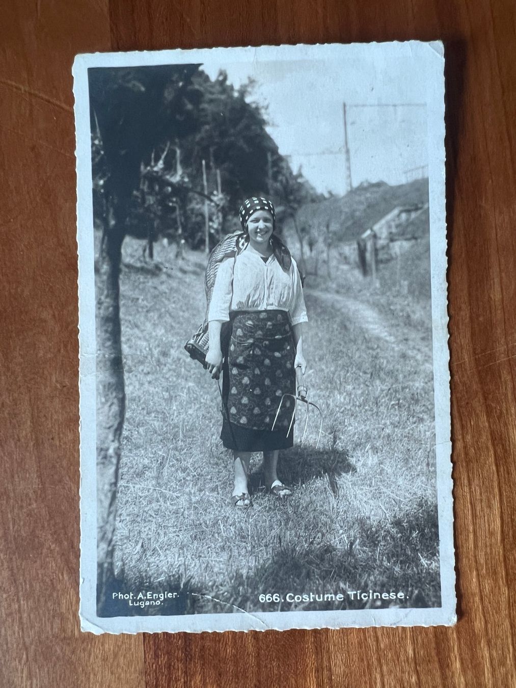 Cartoline postali: AK 1925 Tessinerin   (G2588) – Usato da Hinwil venduto da Sidi4