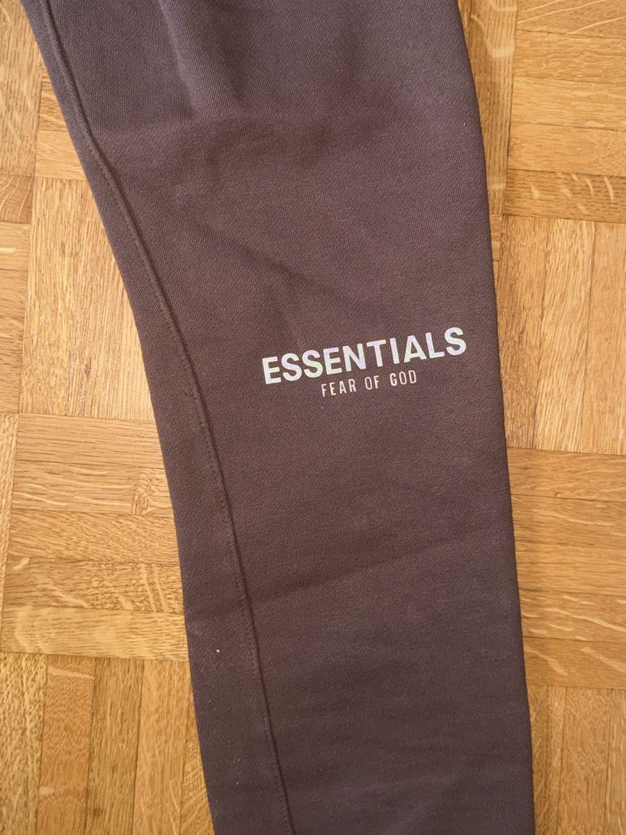 Pantaloni: FOG Essentials Brown Sweatpants tg. S – Usato da Pully venduto da football_shirts