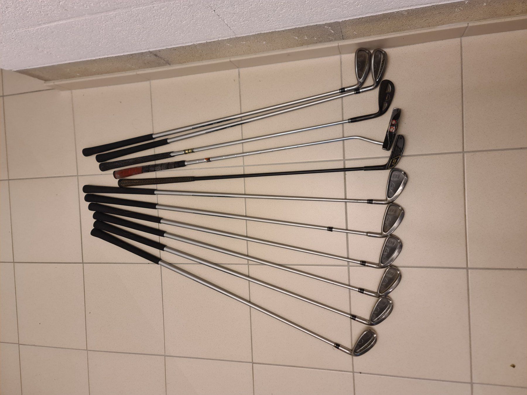 Taylor Made Schläger & Sets: TaylorMade Golf Set inkl. Tasche – Gebraucht aus Cugy von  4