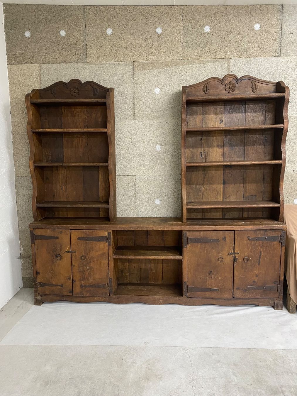 Büffets: Buffet/Büchergestell aus Massivholz – Gebraucht aus Zollikerberg von KKGlobi 1