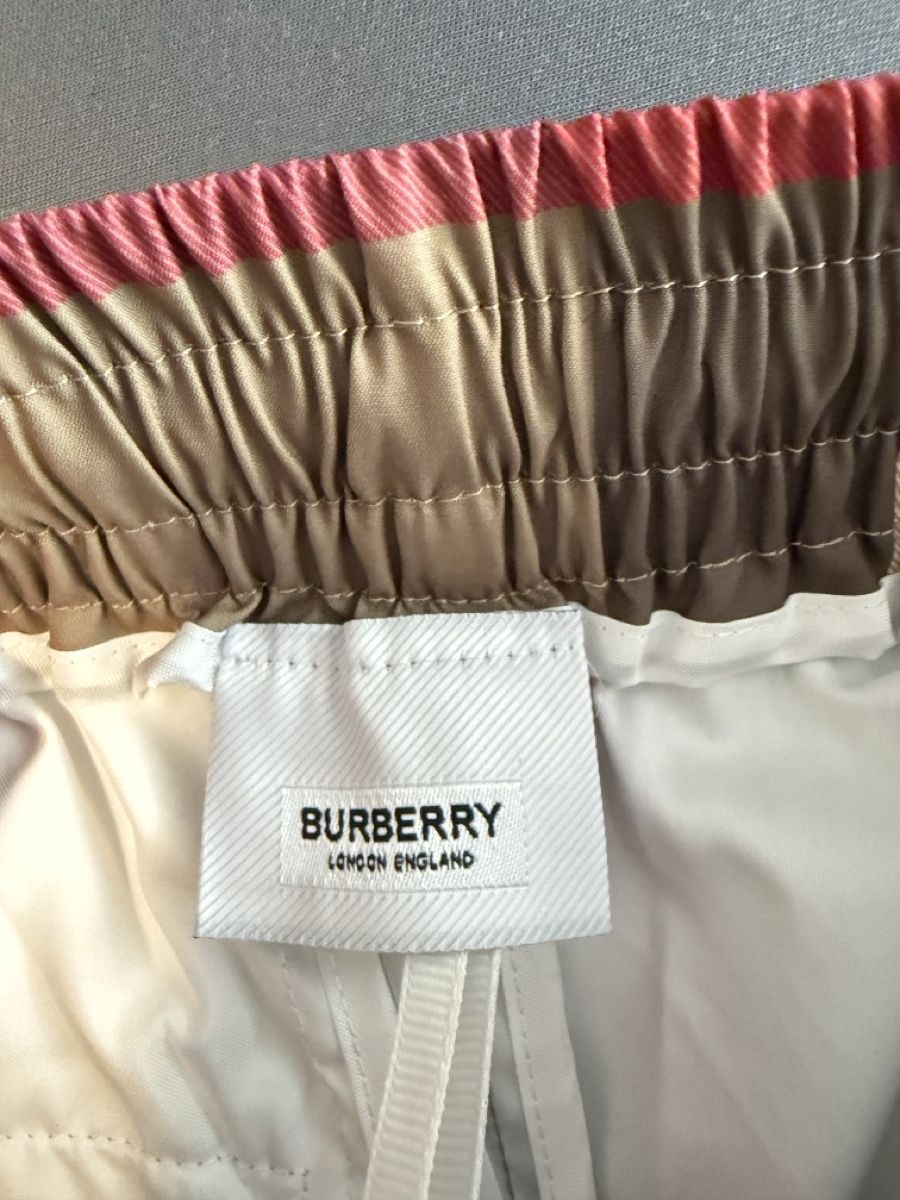 Burberry Hosen: BURBERRY – Neu (gemäss Beschreibung) aus Giubiasco von ylli0n.93 2