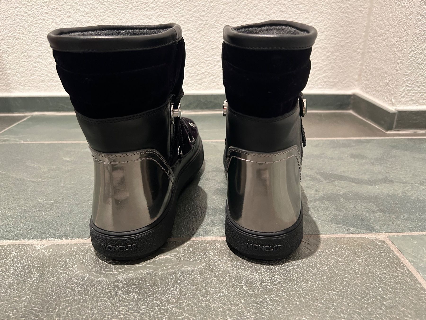 Moncler Scarpe da donna: Stiefeletten – Nuovo e nell'imballaggio originale da Schindellegi venduto da nat_xfx6 2