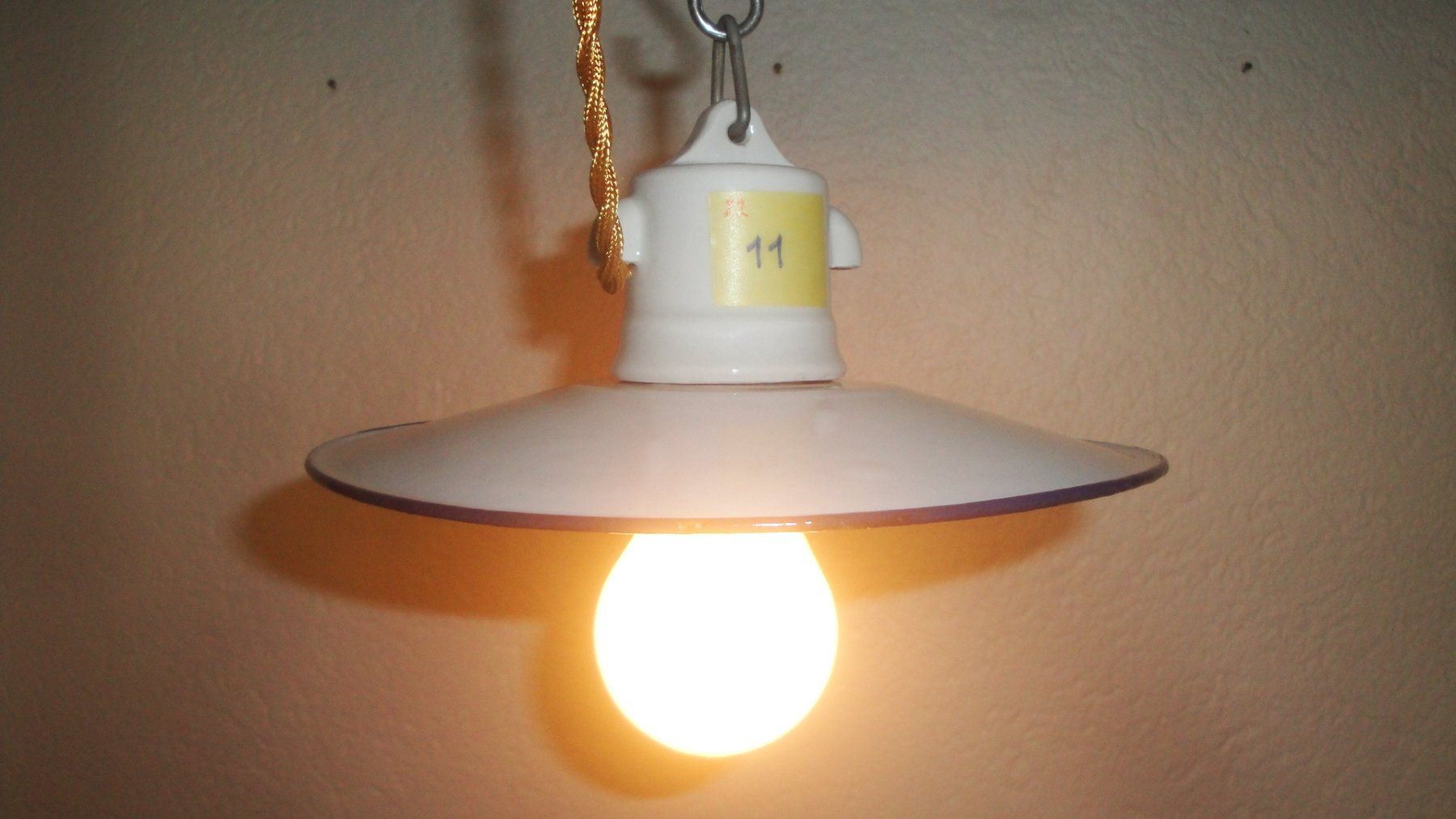 Lampadari & plafoniere: Kellerlampe mit Emaillierter Lampenschirm – Usato da Zürich venduto da Paykan 1
