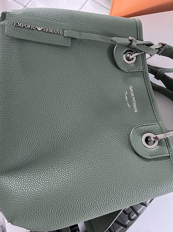 Sacs femmes: Borsa Armani verde salvia con tracolla – D'occasion à S. Vittore par mar_qdm8 3