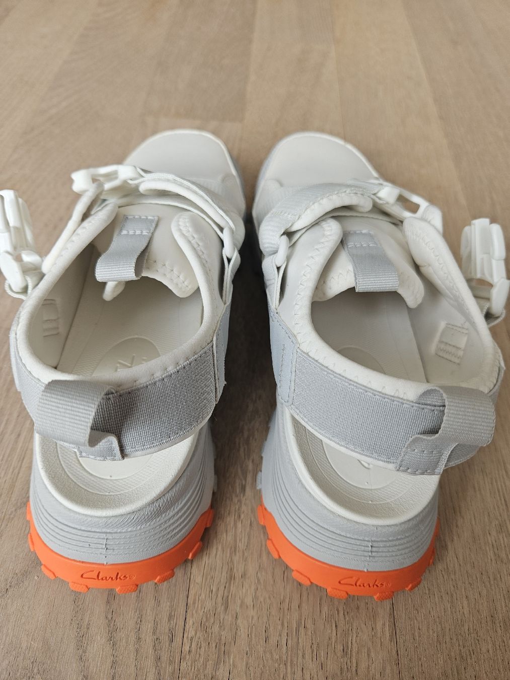 Clarks Damenschuhe: Neuwertige Outdoor Schuhe Gr 38 – Neu (gemäss Beschreibung) aus Regensdorf von bus_dn2t 2