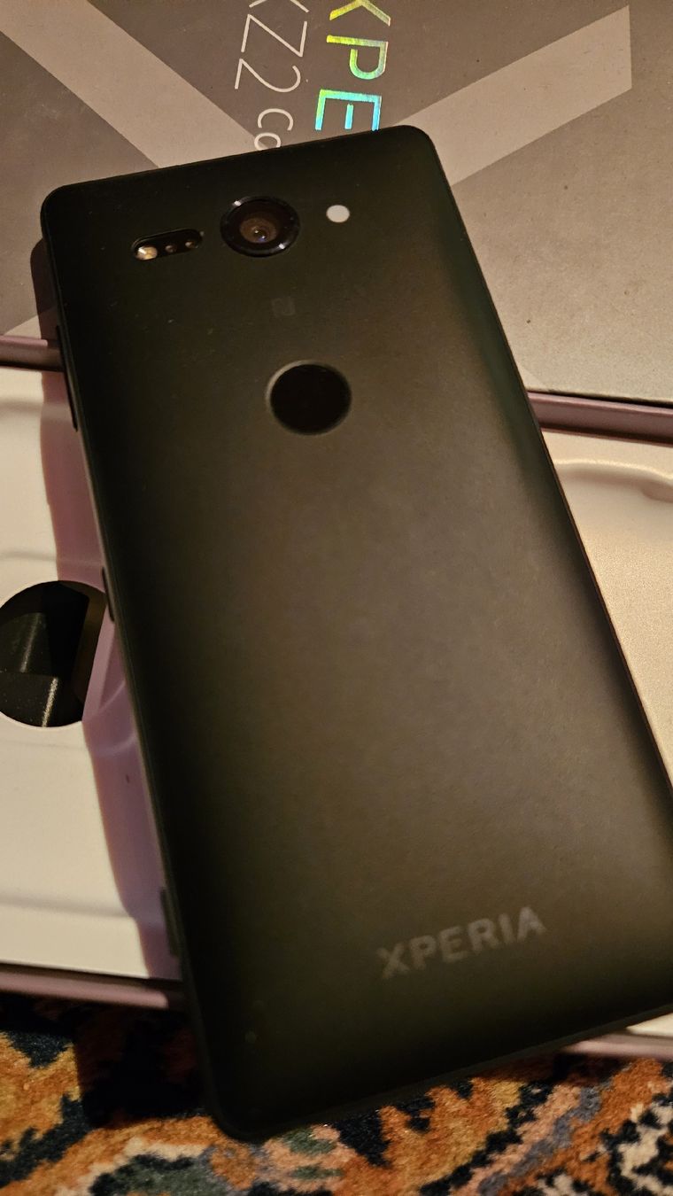 Sony Telefoni cellulari / Smartphones: sony xperia xz2 compact – Nuovo (secondo la descrizione) da Winterthur venduto da sandman.ch 1