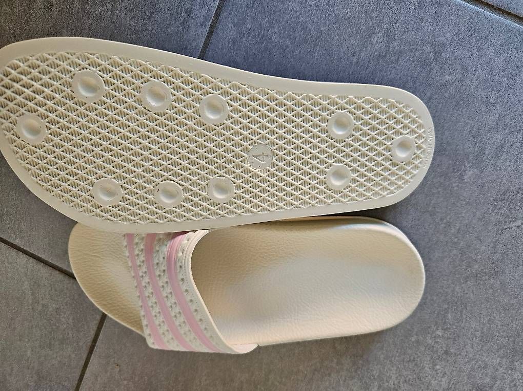 Adidas Scarpe da donna: Adidas Adiletten Grösse 37 – Nuovo (secondo la descrizione) da Frauenfeld venduto da Heren_67 1