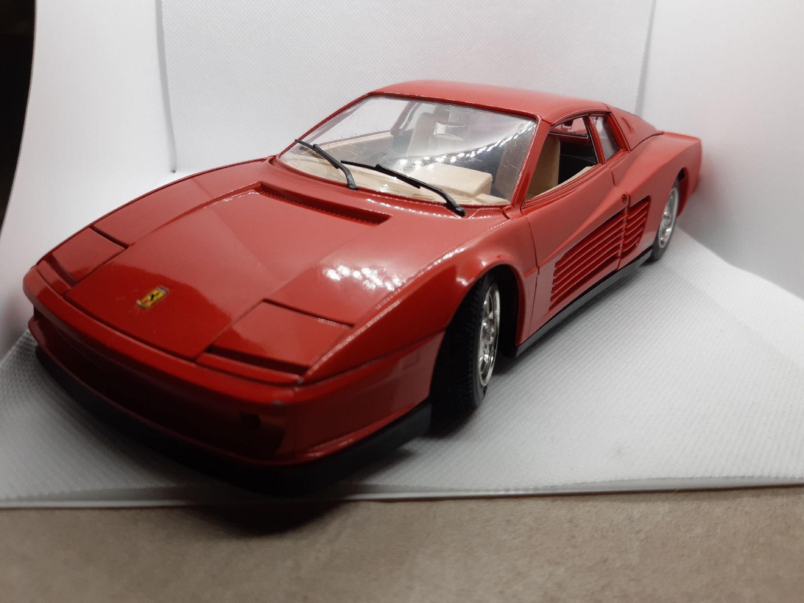 Bburago Modellini d'auto: burago 1/18 Ferrari Testarossa 1984 – Usato da Penthalaz venduto da Allgoodsuisse 6