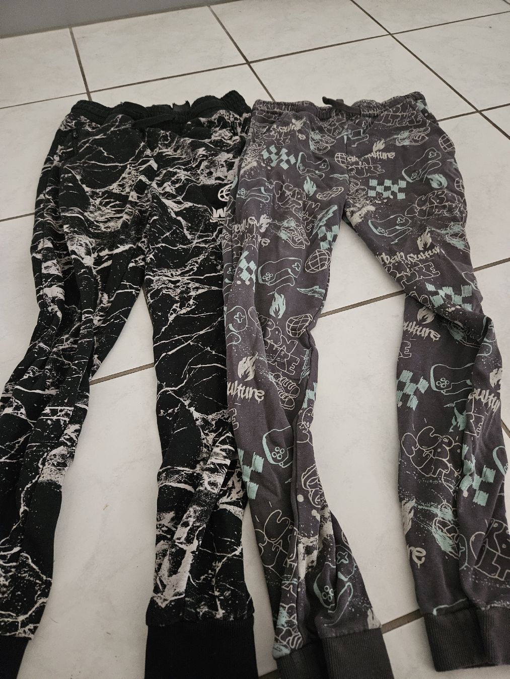 Pantalons: 5 Jogginghosen – D'occasion à Pfaffnau par sim_6rqw