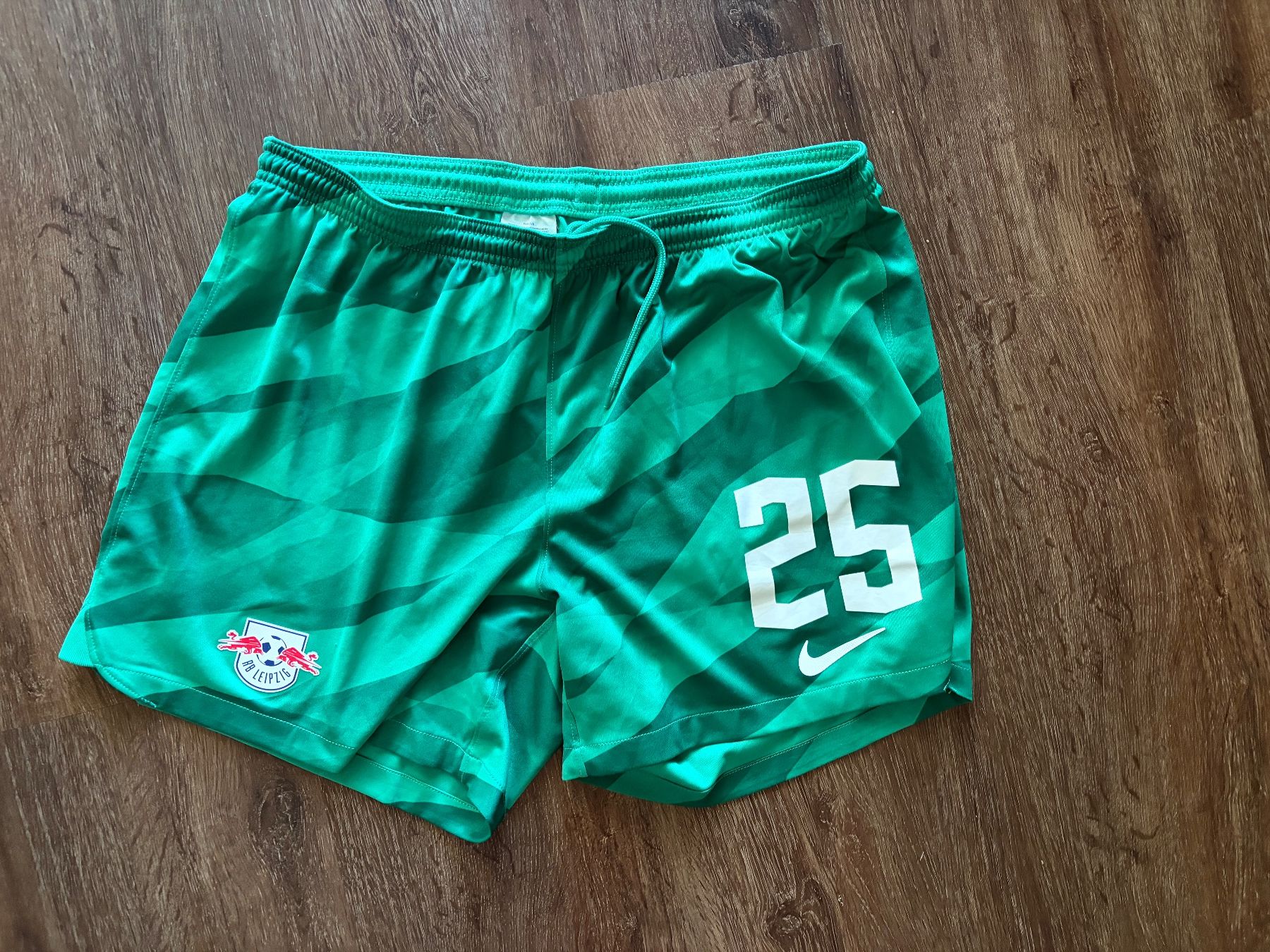 Nike Pantaloni: Red Bull Leipzig Hosen Gr. XL – Usato da Muttenz venduto da bargain_hunter
