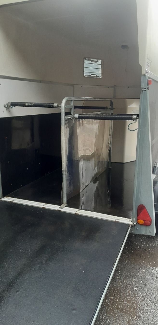 Rimorchi: Pferde / Sachentransportanhänger – Usato da Ermenswil venduto da puma_91 4