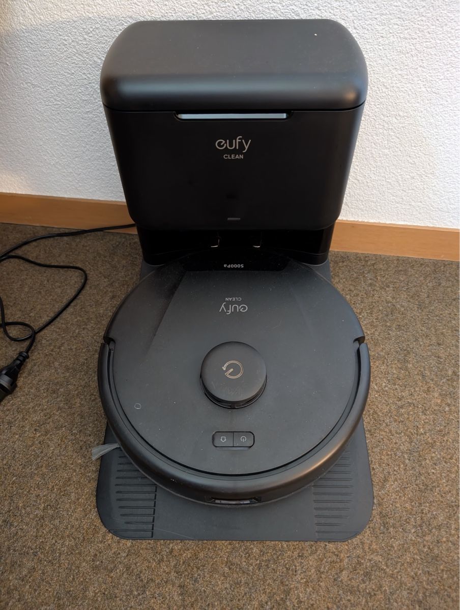 Eufy Aspirapolveri & Accessori: Eufy RoboVac 30C with Self-Emptying Station – Nuovo (secondo la descrizione) da Lindau venduto da Rongg