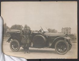 Fotografie Auto Benz, Herr mit Lederjack