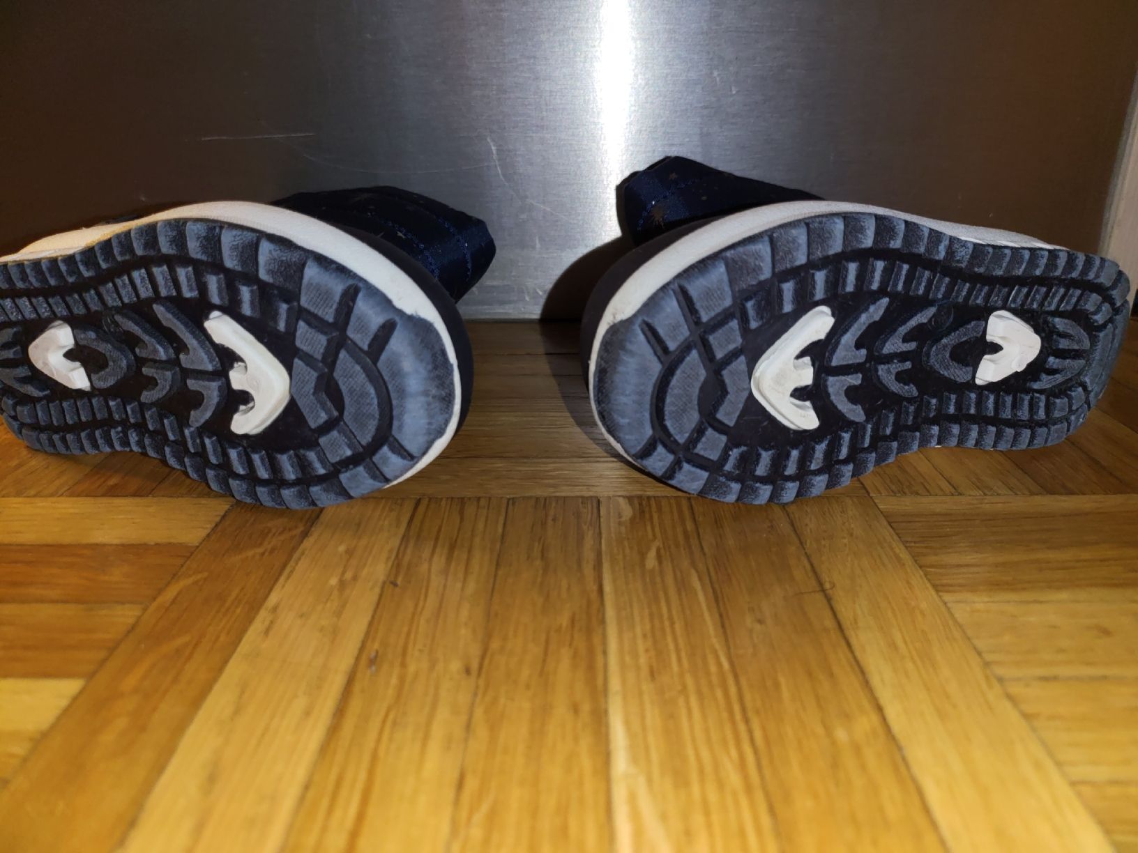 Scarpe da uomo: Chaussures d'hiver enfant – Usato da Versoix venduto da Dragi1201 1