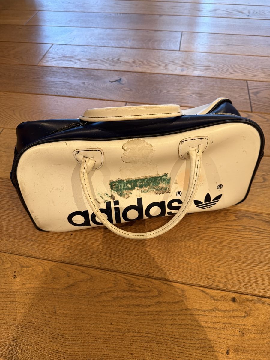 Adidas Taschen: Adidas Retro Tasche, ca. 35jährig – Gebraucht aus Herznach von Deissw 1