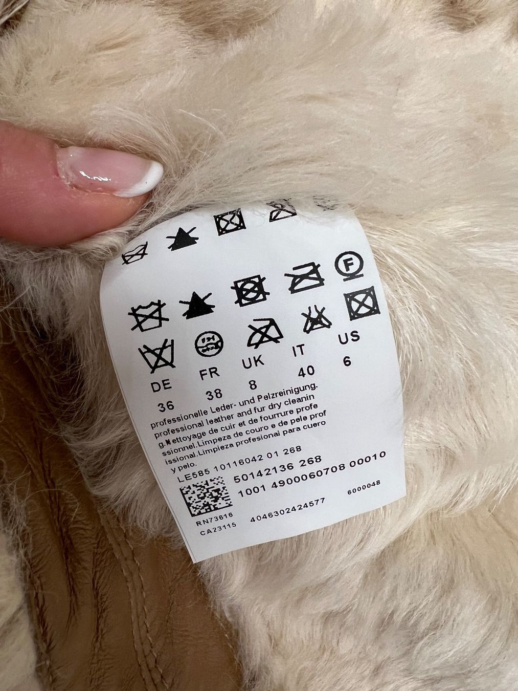 Hugo Boss Gilets & Westen: BOSS LAMMFELL GILET – Gebraucht aus Steinhausen von Mimirose114 7