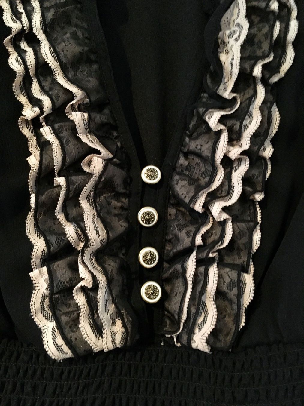 H&M Camicette: Bluse Gr. 42 - 44 schwarz mit Rüschen!!! – Usato da Bellinzona venduto da ModaLugano 2