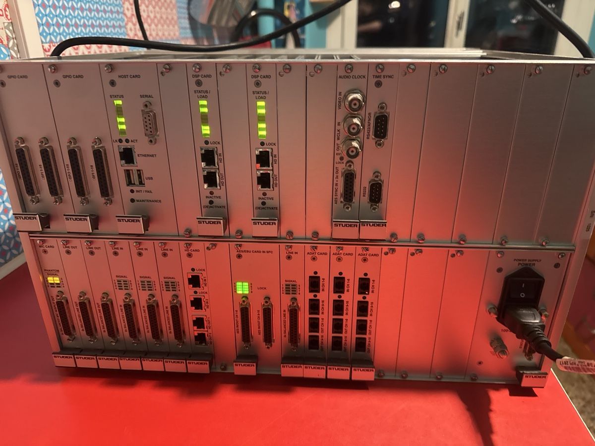 Attrezzatura per studi di registrazione: Studer Compact SCore – Voll bestücktes Digital Audio Process – Usato da Luzern venduto da JAYJAY-LEMMING 2