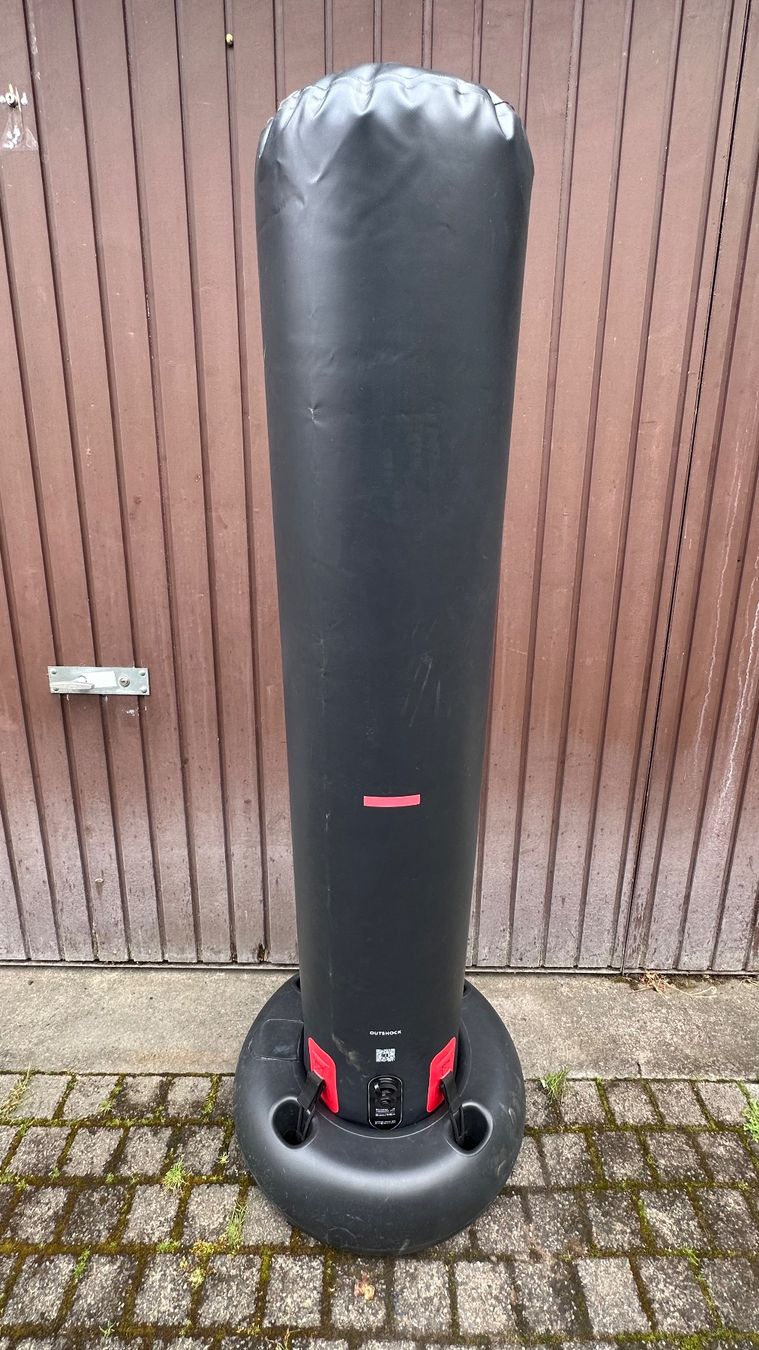 Decathlon Boxsäcke: Aufblasbarer Boxsack – Gebraucht aus Schönenbuch von marisli80 1