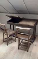Bureau d'écolier double et 2 chaises