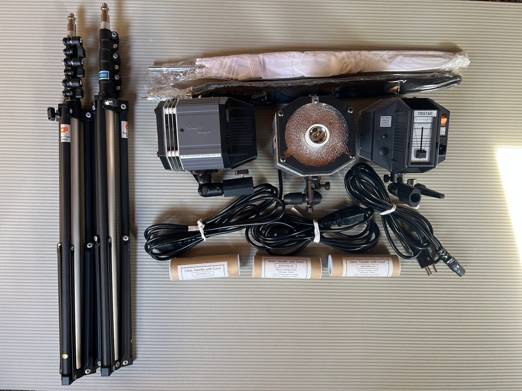 Flashs: DIVERSE FOTO STUDIO MATERIAL PRO. – D'occasion à Ostermundigen par Lightningp-38j 6