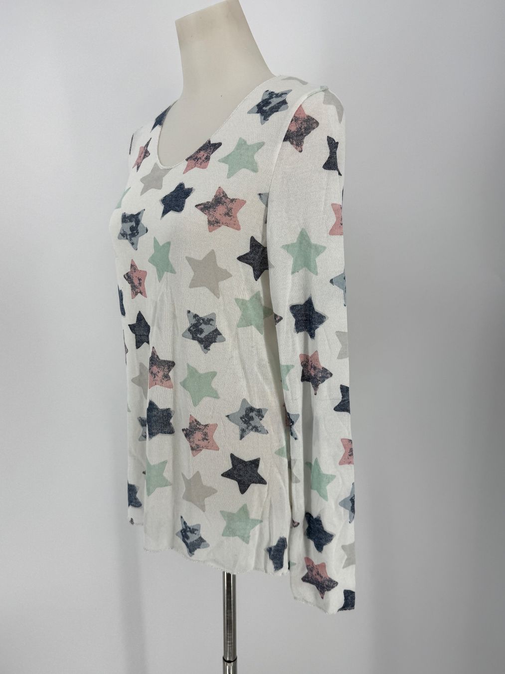 Maglioni & Felpe: Leichter Pullover mit Sternen Gr. L von Today – Usato da Auenstein venduto da moin. 1