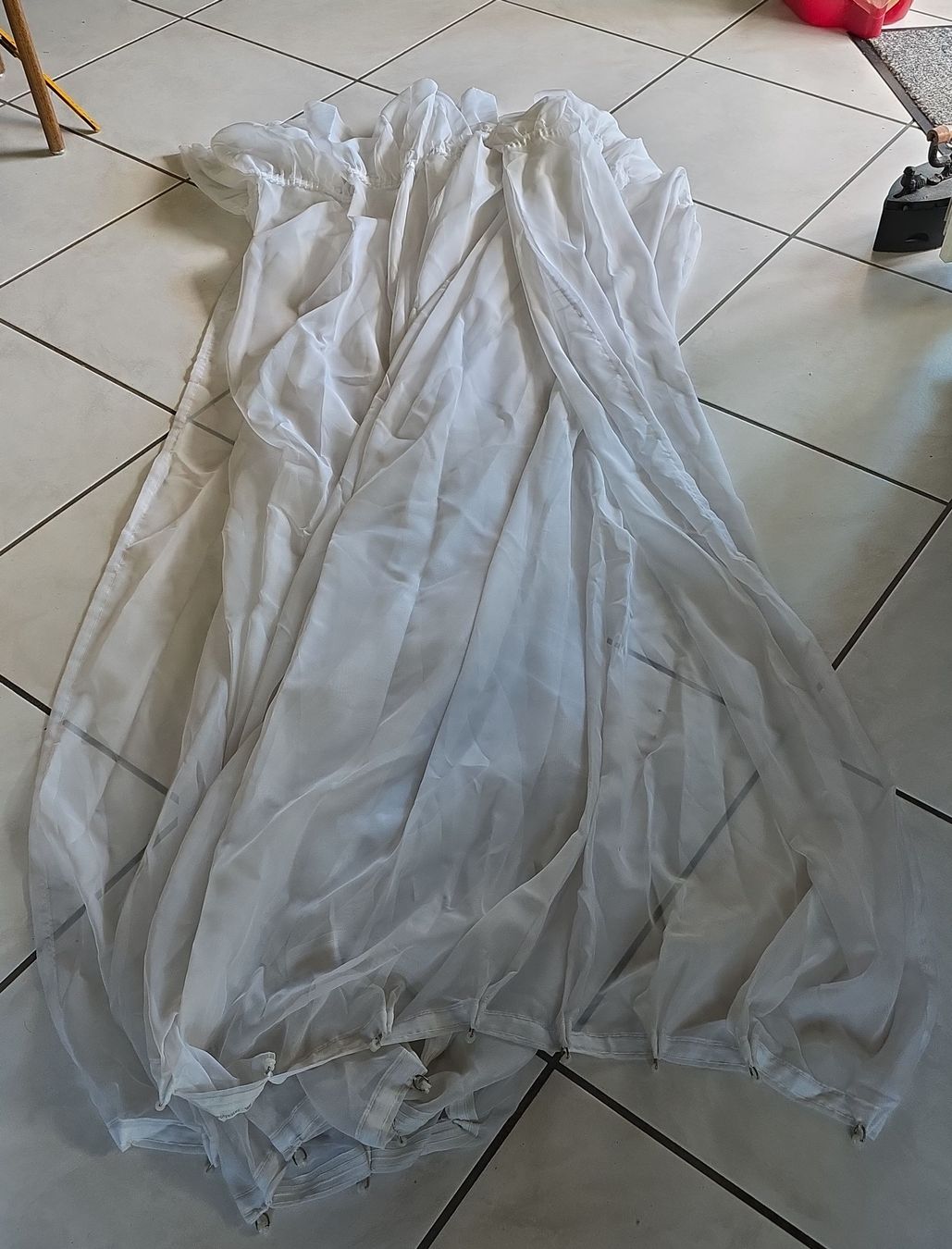 Tende: White sheer curtain, fabric.  – Usato da Hinwil venduto da Ehretstock8