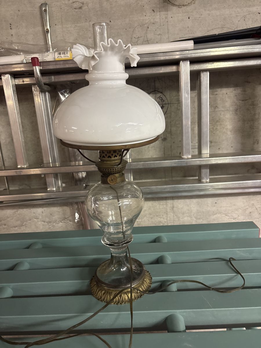 Lampade: alte Öellampe elektrifiziert – Usato da Kriens venduto da Wundertuete17