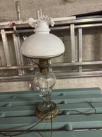 alte Öellampe elektrifiziert