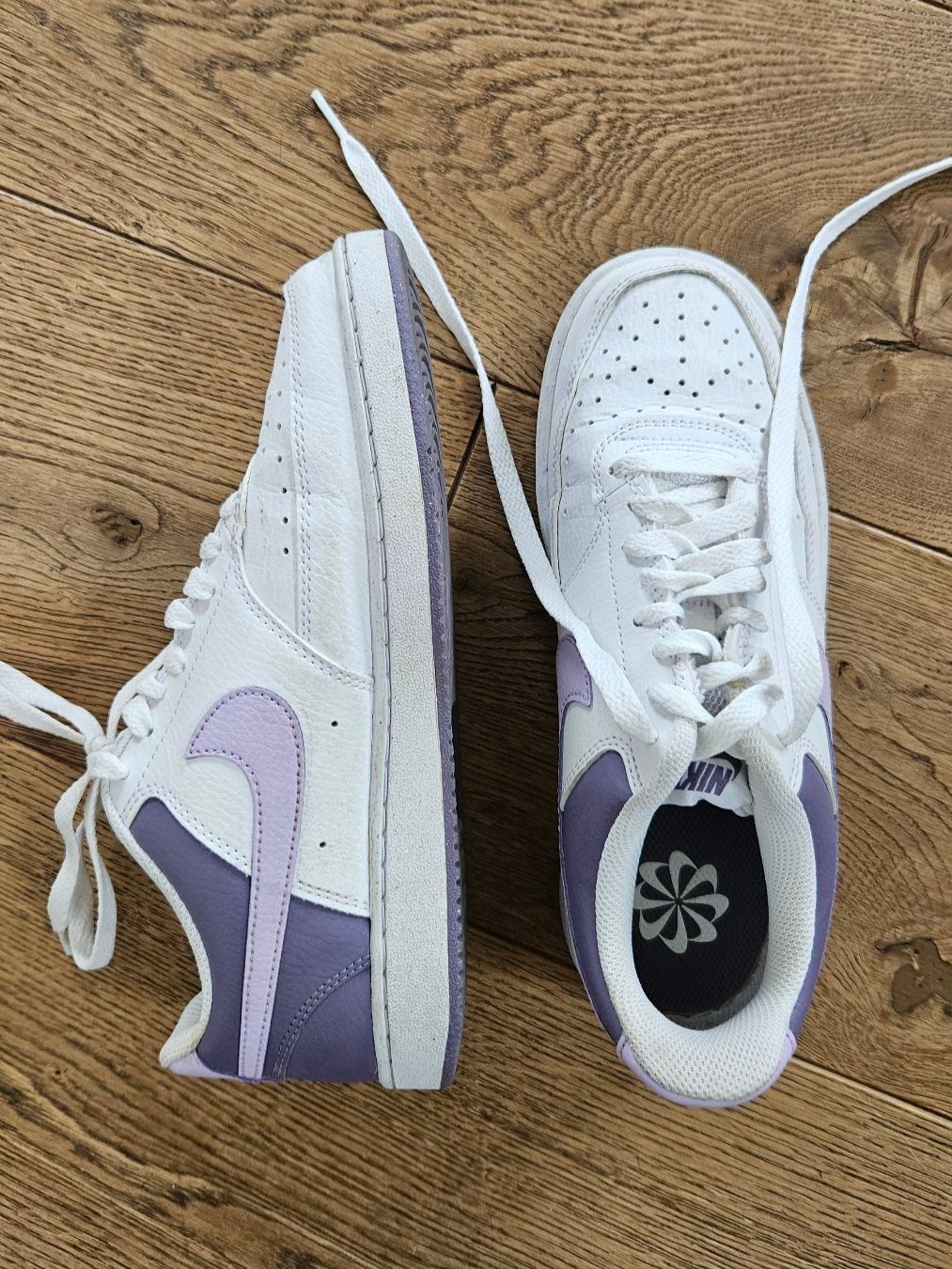 Nike Scarpe per ragazze: Nike Schuhe weiss/lila Gr. 38 – Usato da Thun venduto da samaflado 1