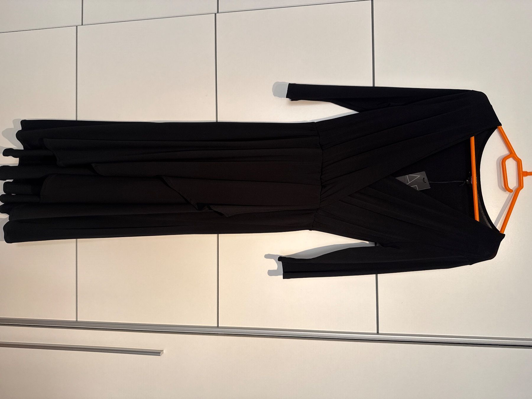 Avant Premiere Vestiti: Abendkleid – Nuovo (secondo la descrizione) da Wernetshausen venduto da jah_vc5b
