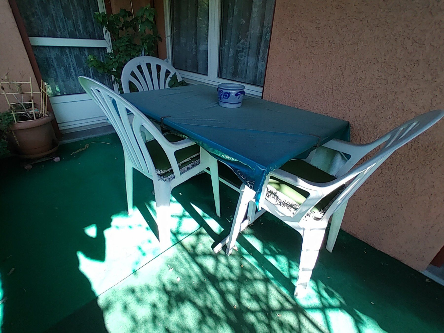 Tables: Balkontisch, drei Stühle – D'occasion à Wädenswil par fajadi 1