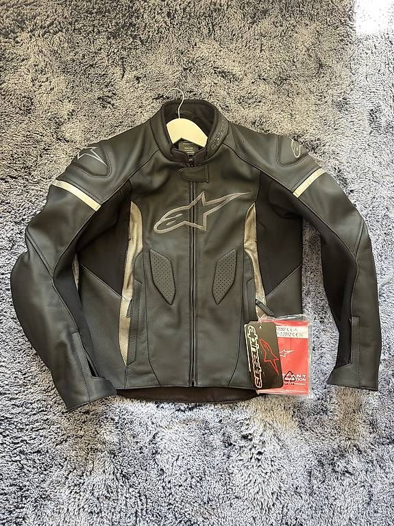 Jacken: Alpinestars Lederjacke NEU Motorradjacke – Gebraucht aus Winterthur von ana_ds2c