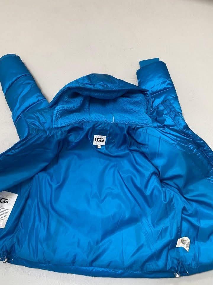 Ugg Vestes: UGG Winterjacke  – D'occasion à Breil/Brigels par son_zv92 1
