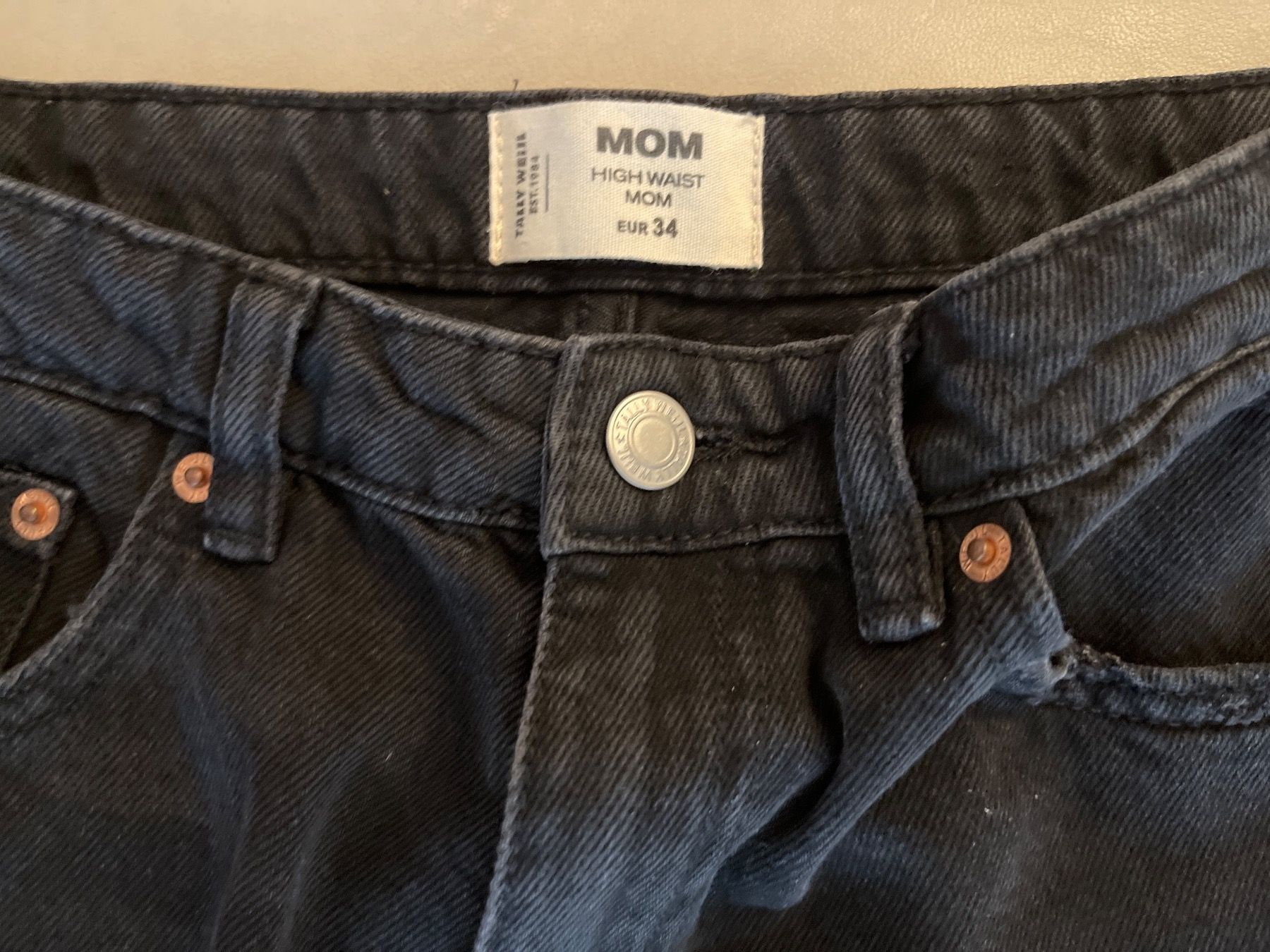 Tally Weijl Jeans: Tally schwarze Jeans gr 34 – Usato da Adligenswil venduto da Phoenix2017 1